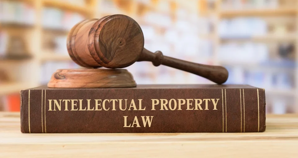 What to Expect When Hiring an Intellectual Property Dispute Lawyer